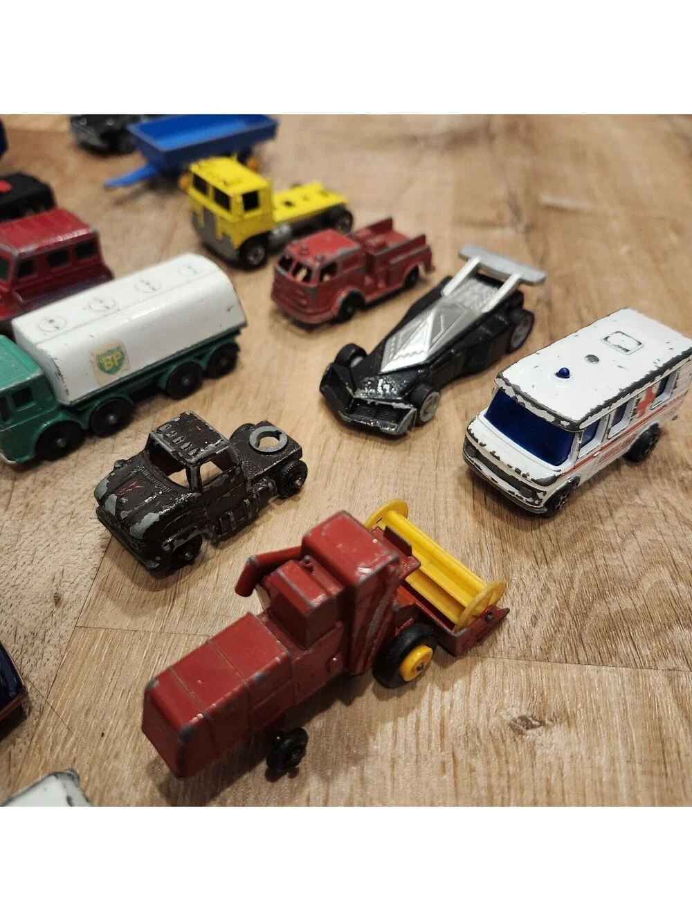 Vtg Matchbox Hot Wheels Lesney Lot Of 23 Cars Diecast 70s-90s Racecar Work Truck